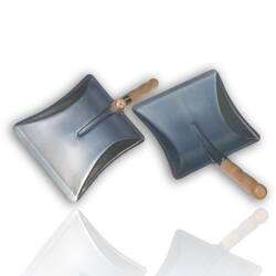 Szufelka metalowa z drewnianą rączką